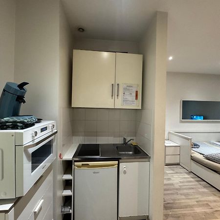 Appartement Proche Centre Ville, Gare Et Autoroute Melun Bagian luar foto