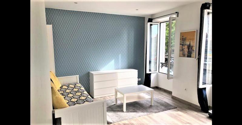 Appartement Proche Centre Ville, Gare Et Autoroute Melun Bagian luar foto
