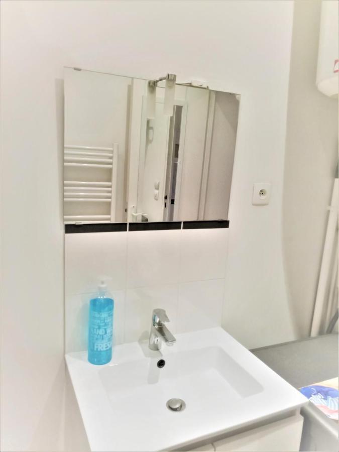 Appartement Proche Centre Ville, Gare Et Autoroute Melun Bagian luar foto