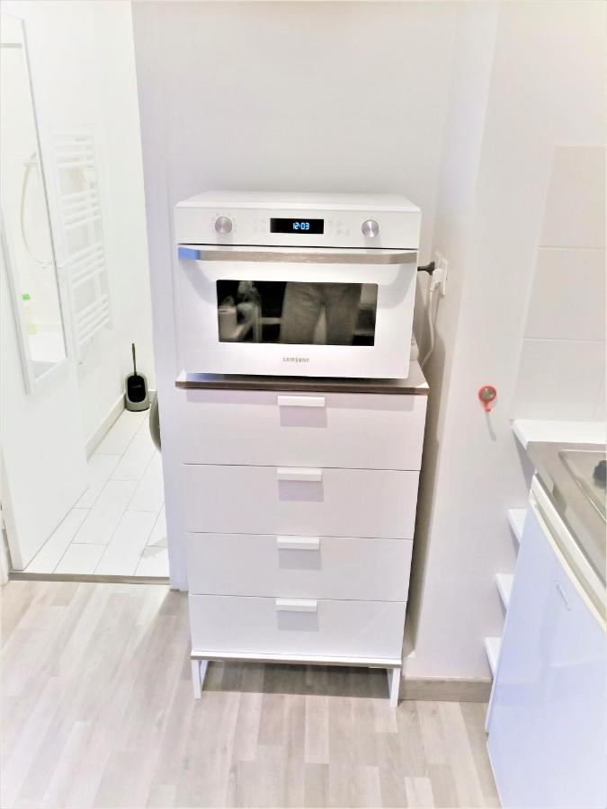Appartement Proche Centre Ville, Gare Et Autoroute Melun Bagian luar foto