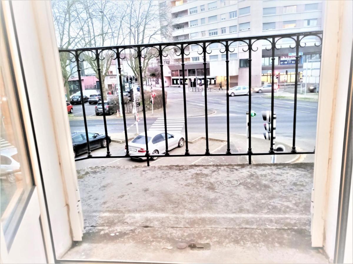 Appartement Proche Centre Ville, Gare Et Autoroute Melun Bagian luar foto