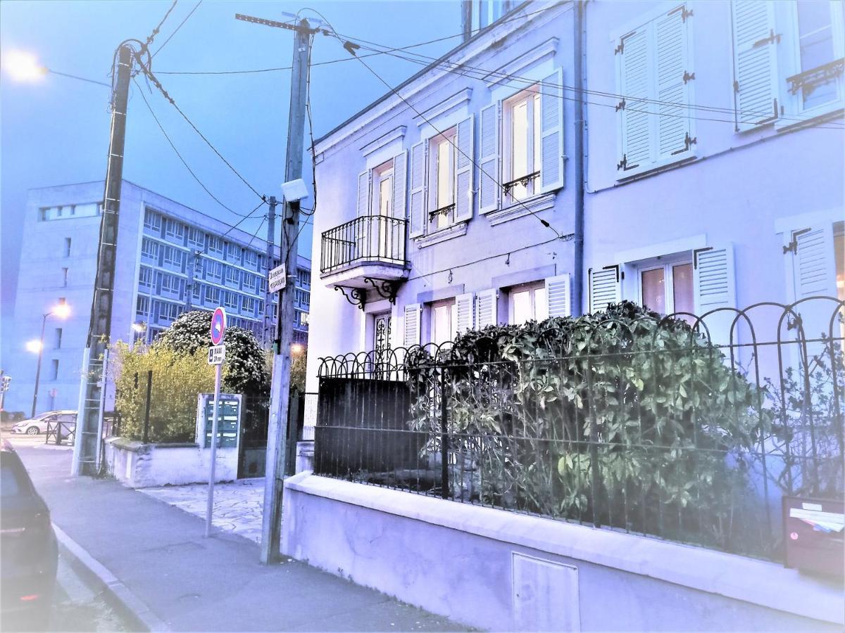 Appartement Proche Centre Ville, Gare Et Autoroute Melun Bagian luar foto