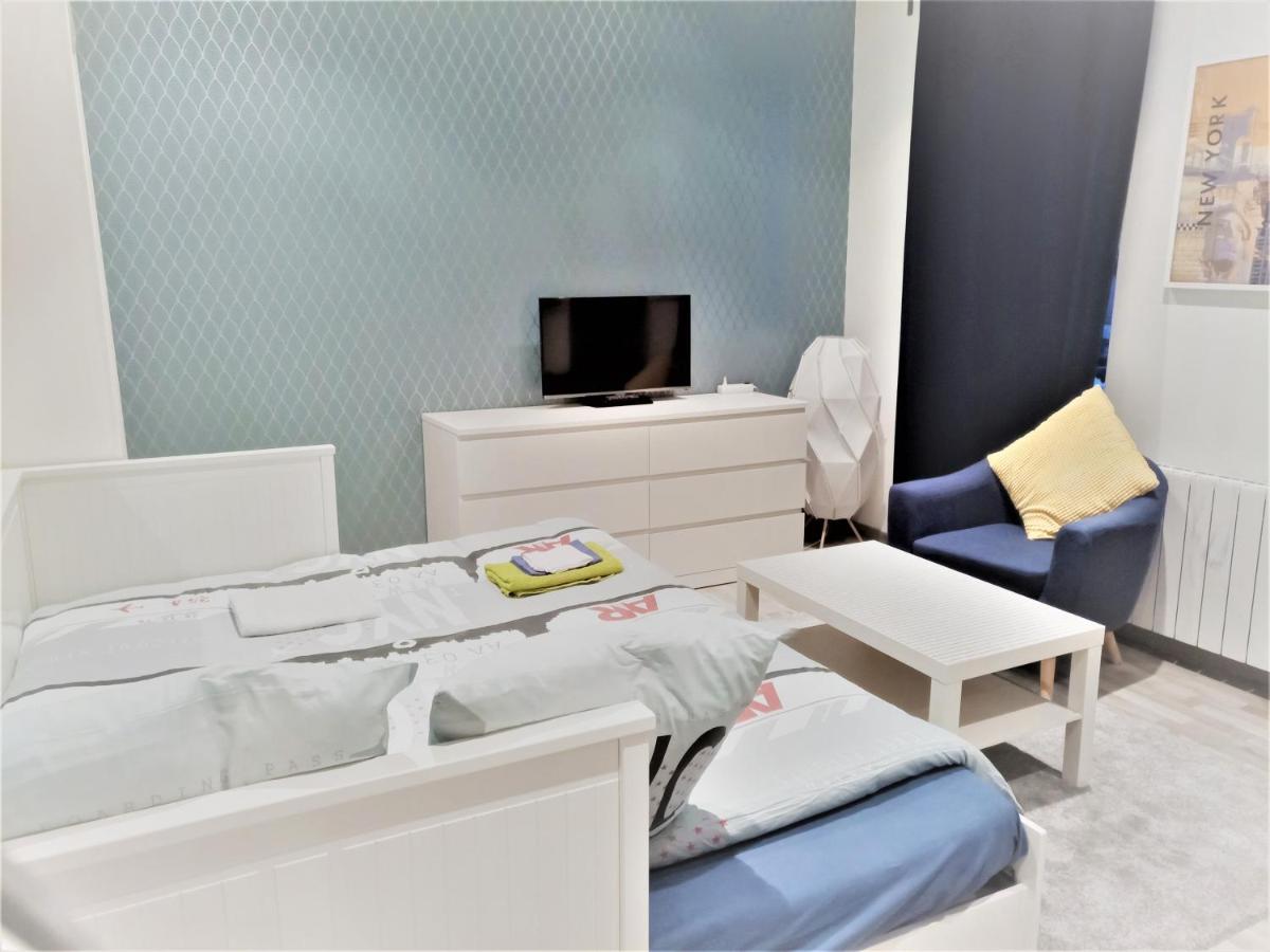 Appartement Proche Centre Ville, Gare Et Autoroute Melun Bagian luar foto