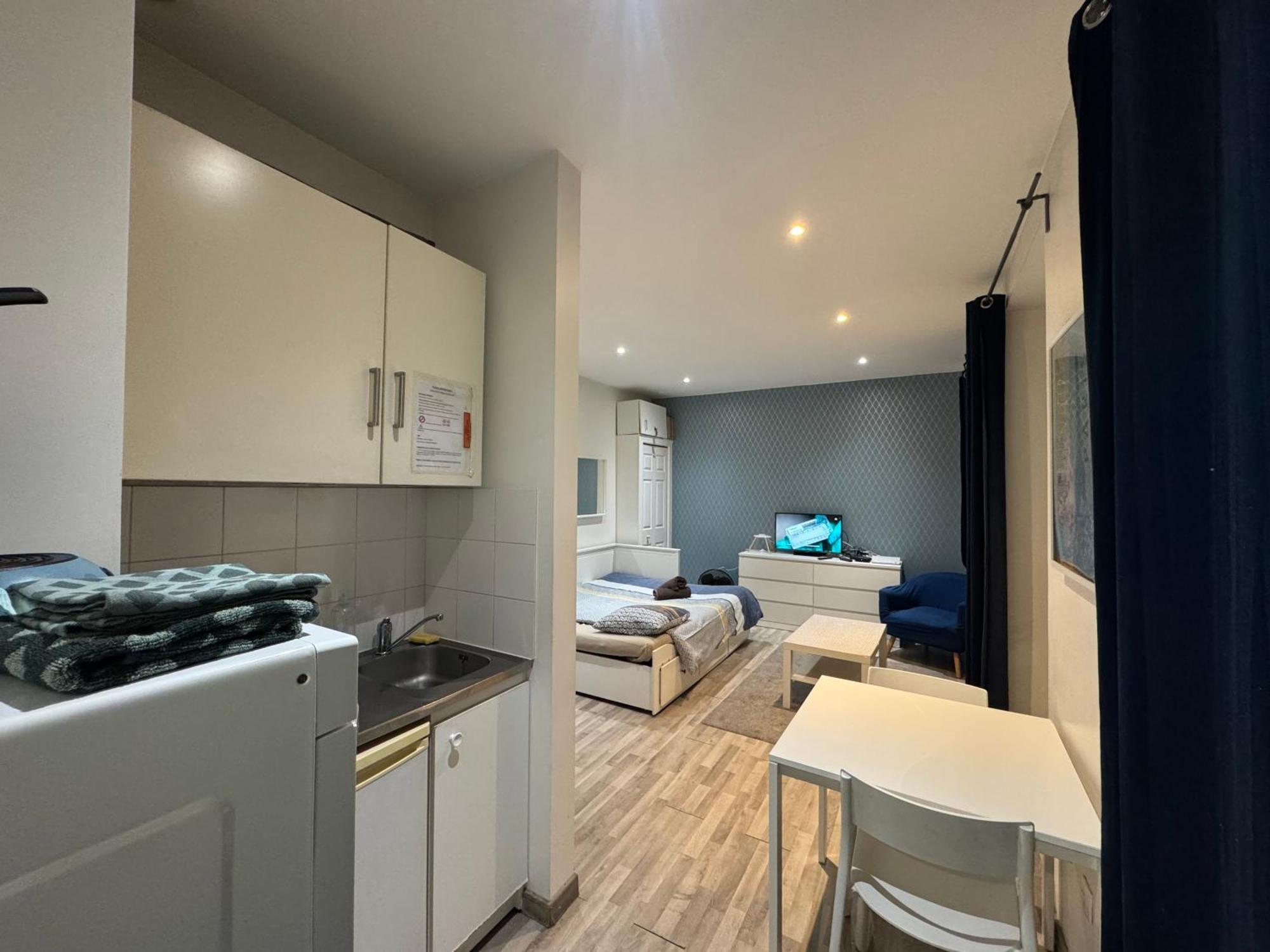 Appartement Proche Centre Ville, Gare Et Autoroute Melun Bagian luar foto